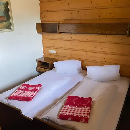 Latschen - アパート